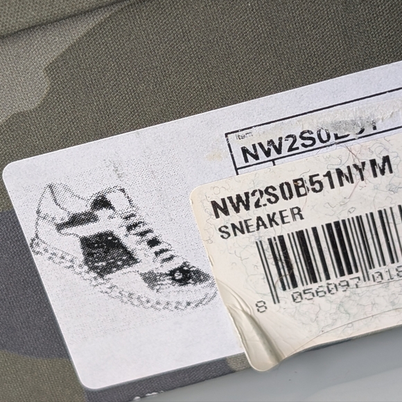 VALENTINO GARAVANI Military Green Camo Nylon Suede Rockrunner Sneakers sz 38.5 - Picture 14 of 15